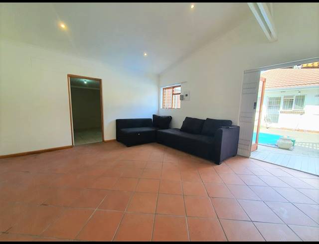1 BEDROOM APARTMENT TO LET IN THORNTON